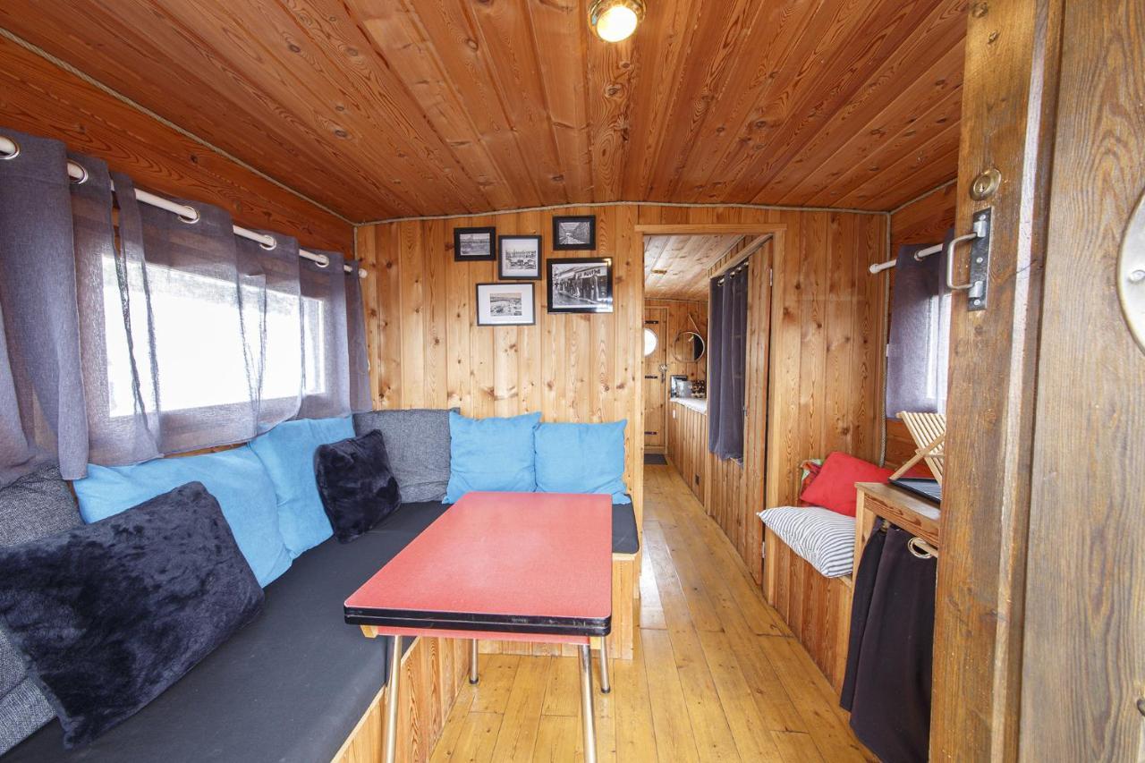 Logement Insolite La Toue Cabanee Centre Ville Angers Exterior foto