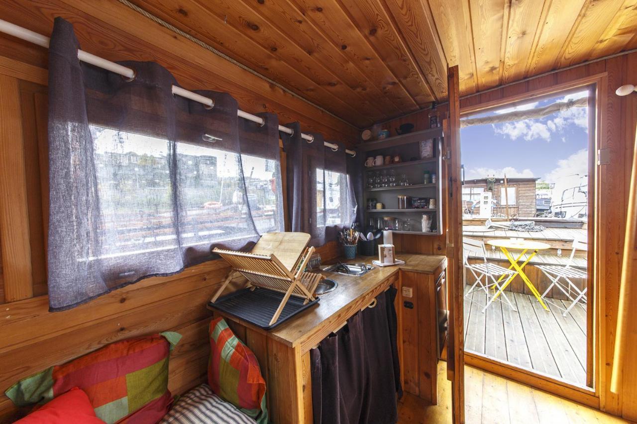Logement Insolite La Toue Cabanee Centre Ville Angers Exterior foto